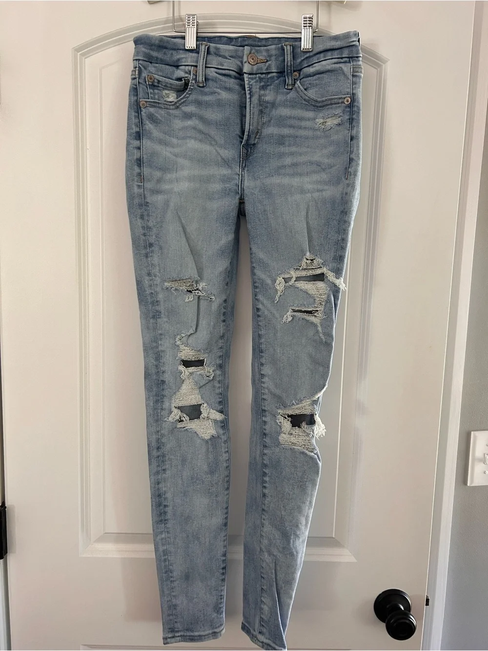 American Eagle Outfitters Light Blue Distressed Jeggings